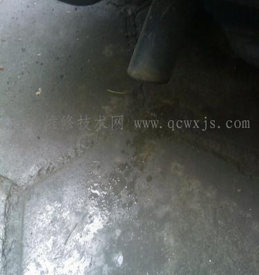 為什么汽車排氣管滴水？
