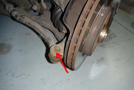 汽車跑偏怎么辦 汽車跑偏怎么辦