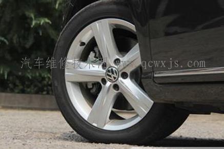 汽車方向盤左右轉向輕重不同故障維修