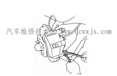 【更換盤式制動器的制動片(剎車片)的步驟】圖2