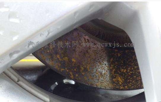 【剎車盤生銹有問題嗎?怎么辦】圖2