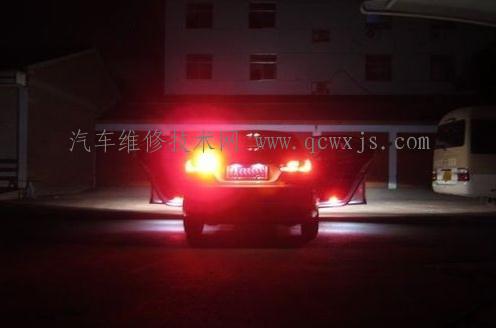 大多數車后霧燈為什么只有一個