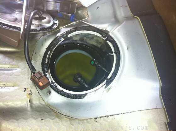 【汽車油箱進水了怎么辦 油箱進水處理方法】圖4