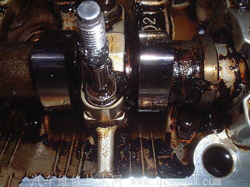 【機油在發動機里多久會變質?】圖3