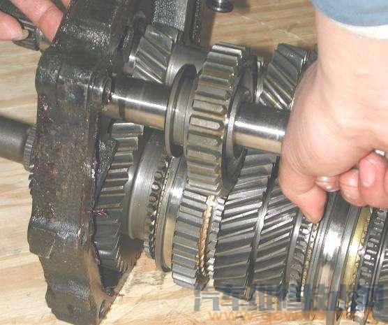 【手動變速器異響的原因判斷和維修措施】圖1