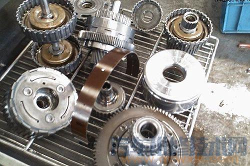 【自動變速箱換擋沖擊原因和排除方法】圖1