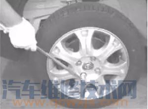 【前輪制動(dòng)器（盤(pán)式制動(dòng)器）的拆卸步驟及檢修方法】圖3