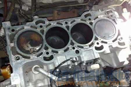 【發(fā)動機敲缸是什么聲音 發(fā)動機敲缸怎么解決】圖2