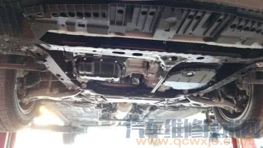 汽車起步時底盤有撞擊聲行駛中始終有異響原因和排除