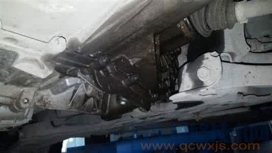 【汽車漏油一般都在哪個位置?下面這些位置最容易漏油千萬注意檢查】圖4