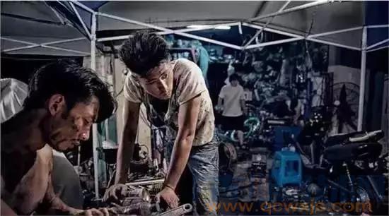 如果您去修車,請給修車師傅一個微笑