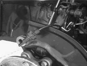 【豐田卡羅拉GL-i 車輪轉向異響】圖4