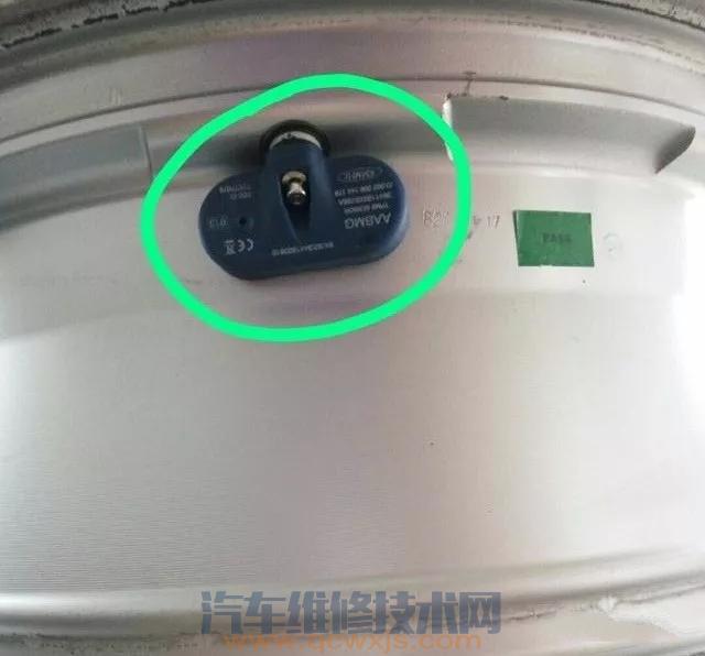 【胎壓報警燈亮 扒下輪胎修補居然沒有發現胎壓傳感器？】圖2