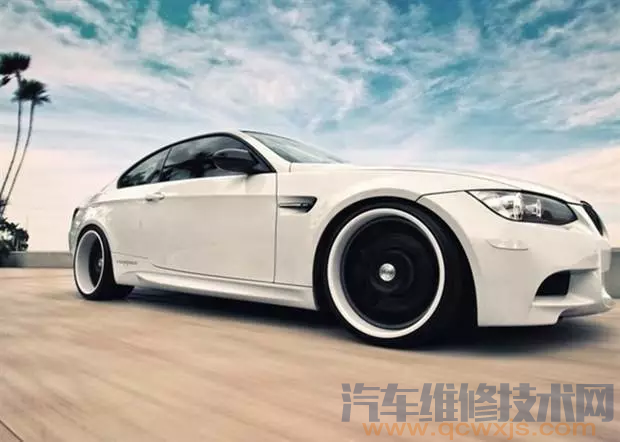 【白色車漆發黃怎么辦 車漆老化了怎么處理】圖1