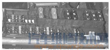 【寶馬520放一晚上電瓶沒電打不著車漏電故障維修】圖3