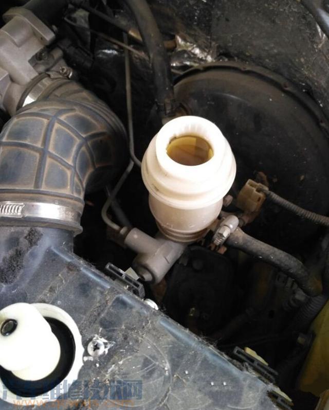 【更換剎車油注意事項 換了剎車油后注意事項】圖4
