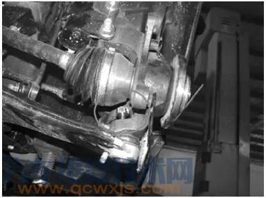 【轉向機總成更換拆卸步驟(圖解)】圖4