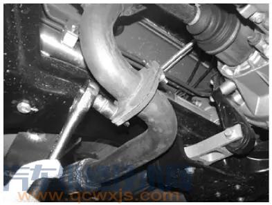 【轉向機總成更換拆卸步驟(圖解)】圖1