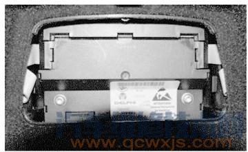 【寶馬520放一晚上電瓶沒電打不著車漏電故障維修】圖4