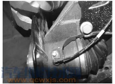 【轉向機總成更換拆卸步驟(圖解)】圖3