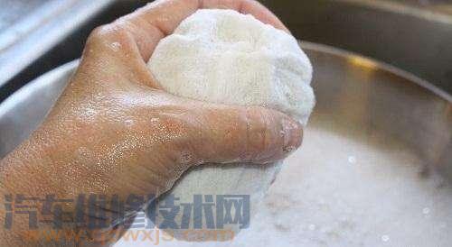 【汽車大燈黃了怎么辦 ，告訴你大燈罩變黃最簡(jiǎn)單的處理方法】圖2