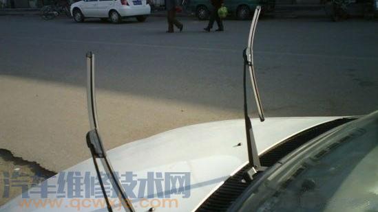【雨刮器膠條怎么拆裝？更換拆卸雨刮器膠條方法步驟（圖解）】圖1