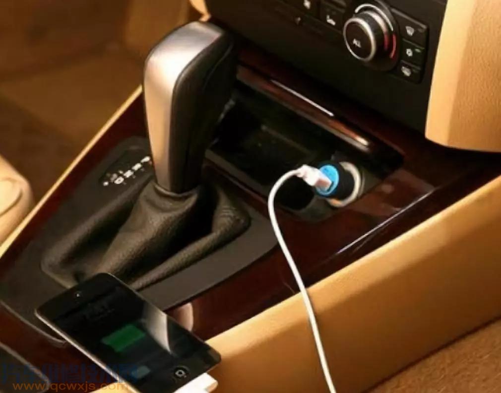 【汽車電瓶壽命短是什么原因？如何避免汽車電瓶虧電損壞】圖2