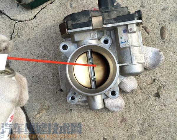 【怎樣清洗節(jié)氣門？節(jié)氣門清洗的步驟有哪些】圖3