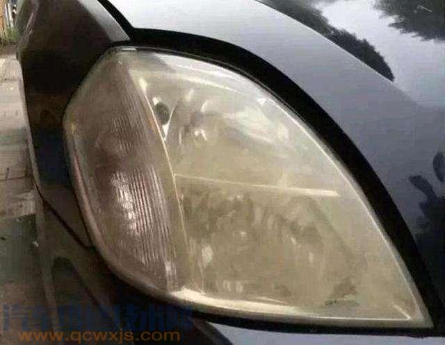 【汽車大燈黃了怎么辦 ，告訴你大燈罩變黃最簡(jiǎn)單的處理方法】圖1