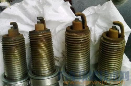 【火花塞怎么清洗？火花塞多久清洗一次】圖3