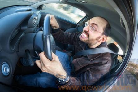 汽車轉向盤打方向重的原因和處理辦法