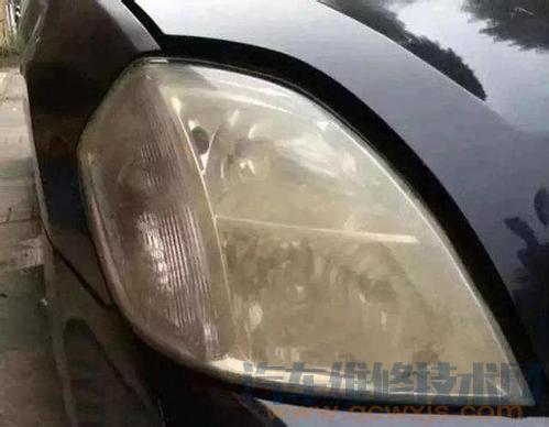 【汽車大燈發(fā)黃怎么處理 去大燈罩發(fā)黃巧辦法】圖1