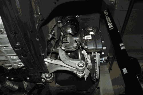 【發動機聲音大什么原因 怎么解決】圖4