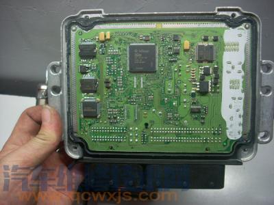 汽車電控單元ECU進水或受潮怎么辦?