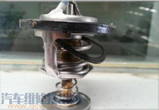 【發(fā)動機冷卻液溫度過高怎么辦 什么原因 車還能開嗎?】圖3