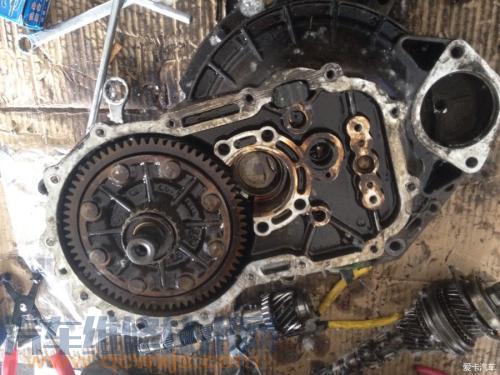 【變速箱漏油的后果會(huì)怎么樣？怎么辦】圖2