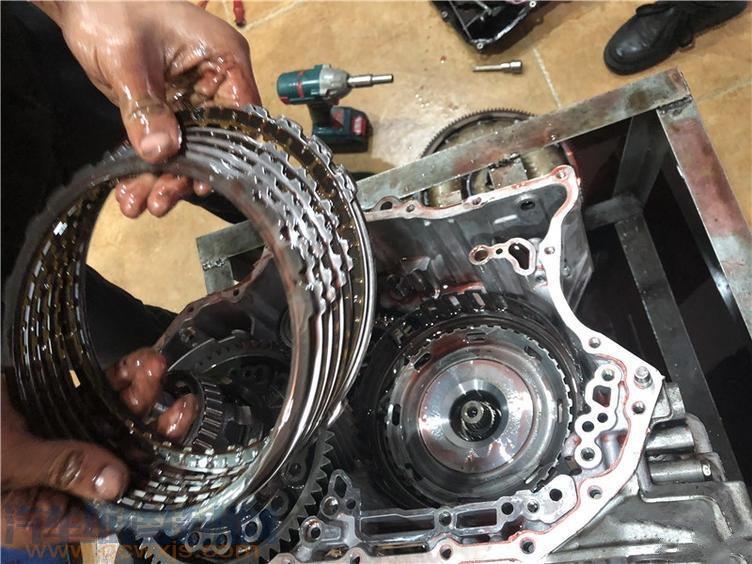 途觀變速箱異響故障 自動變速箱解體拆解(圖解) 途觀變速箱異響故障 自動變速箱解體拆解(圖解)