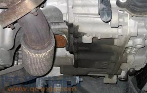 【變速箱漏油的后果會(huì)怎么樣？怎么辦】圖1