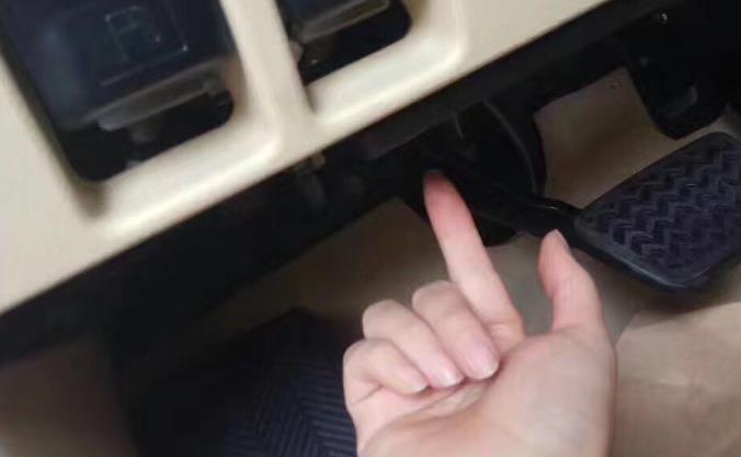 17款豐田霸道、普拉多，酷路澤胎壓燈消除方法