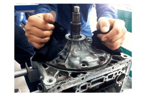 【自動變速器的拆卸與安裝步驟（圖解）】圖4