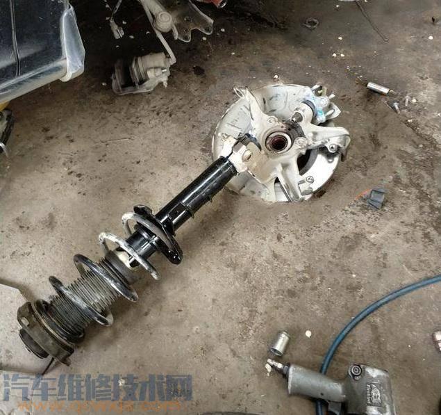 【減震器彈簧拆裝步驟及注意事項【圖】】圖4