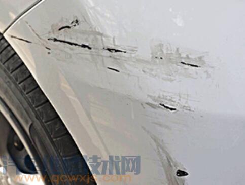 車身劃痕怎么修復(fù) 車身漆面深劃痕的修復(fù)方法
