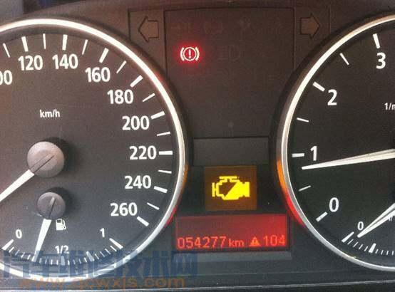 發(fā)動機燈亮是什么原因 發(fā)動機故障燈亮怎么辦