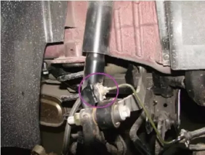 【減震器及減震器彈簧的拆卸安裝步驟(圖解)】圖3