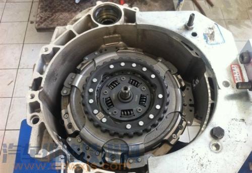 【離合器的拆裝步驟及注意事項】圖1