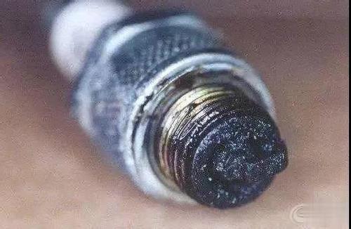 【汽車發(fā)動機(jī)黃燈亮是怎么回事】圖3