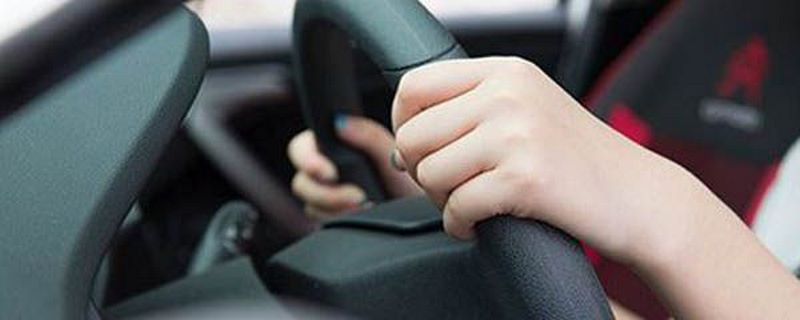 科目二s彎道方向盤打法