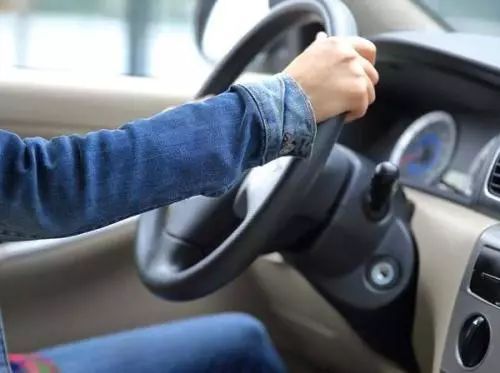 轉向盤回位檢查