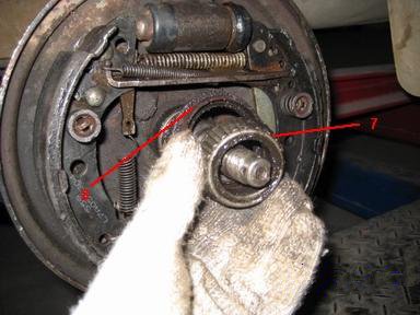 后輪鼓式制動器拆卸