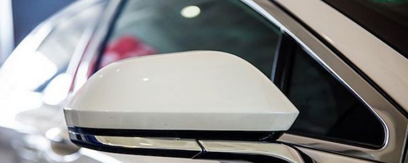 下雨車窗起霧怎么辦